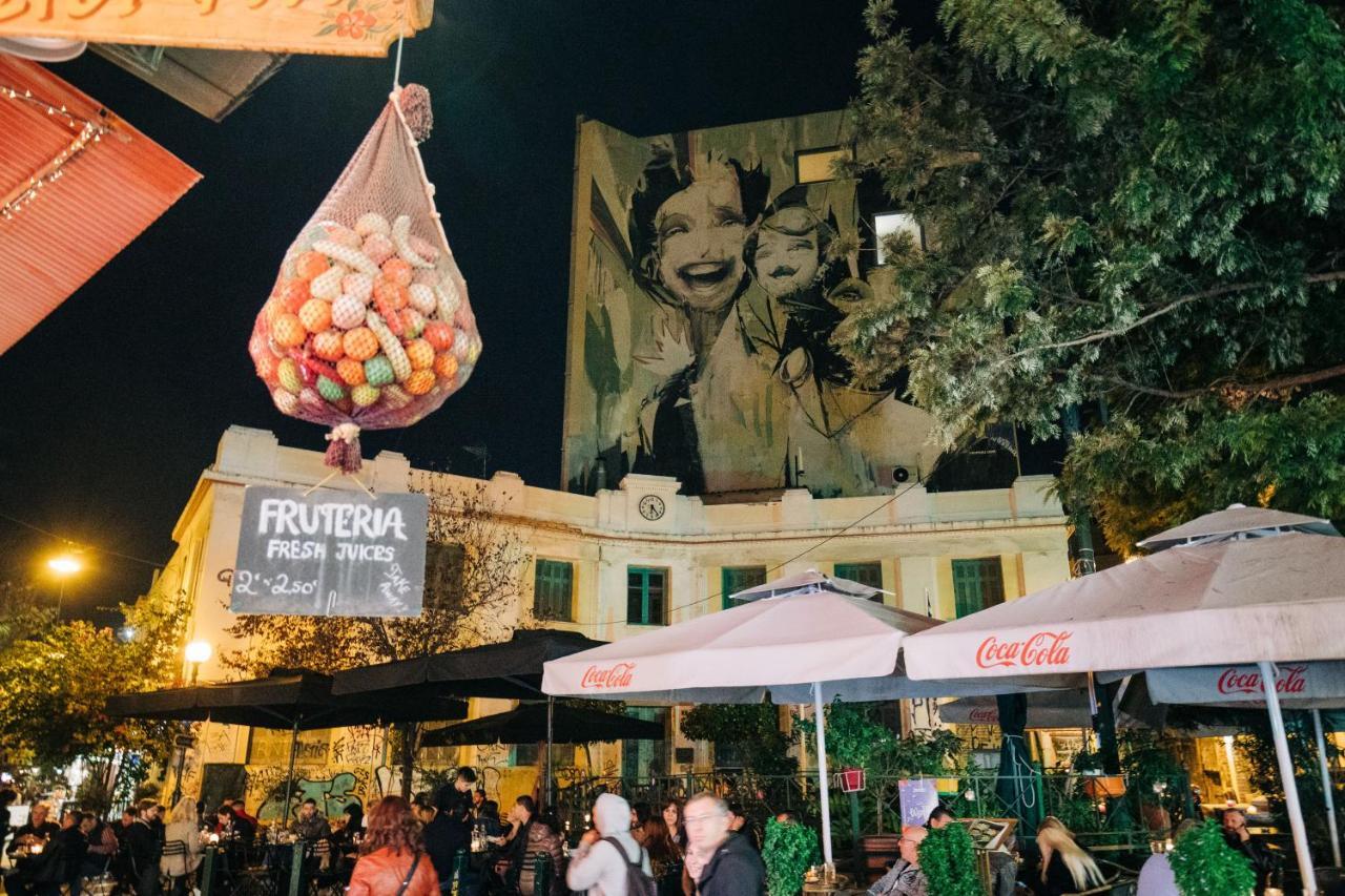 Appartamento Triple A - Graffiti Homage In Psirri Square - Free Parking! Atene Esterno foto